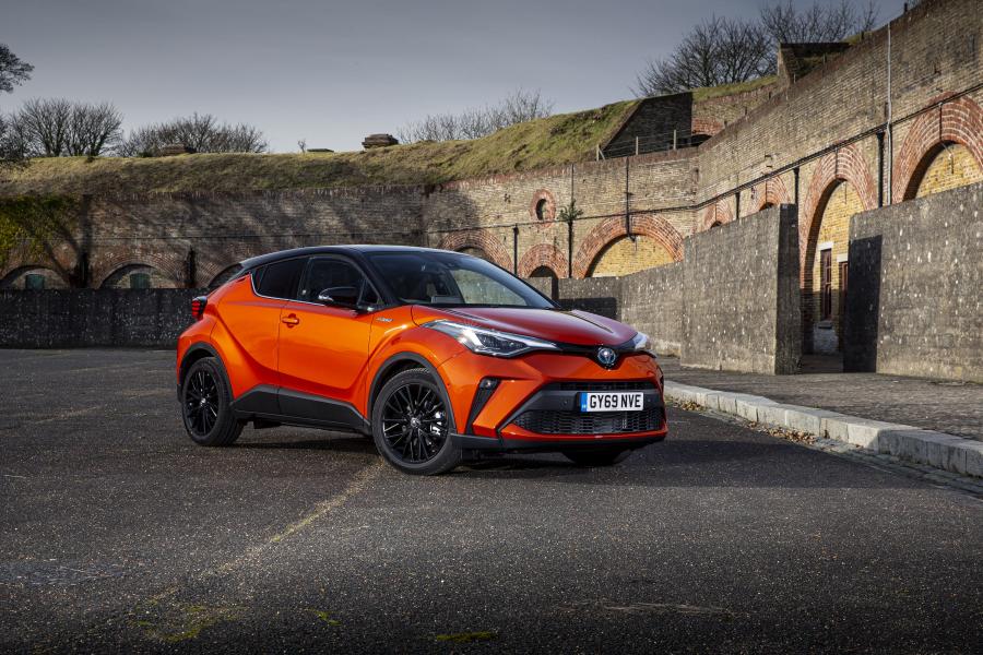  Toyota C-HR Hybrid Orange Edition 2019 года  (UK) (фото 30 из 34)